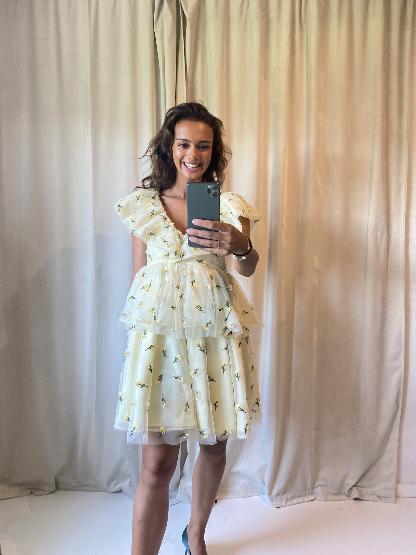 37. GANNI – Embellished dress yellow (38)