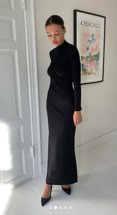 193. Rikke Hubert x Marry Me Millo - Sort Keyhole Dress