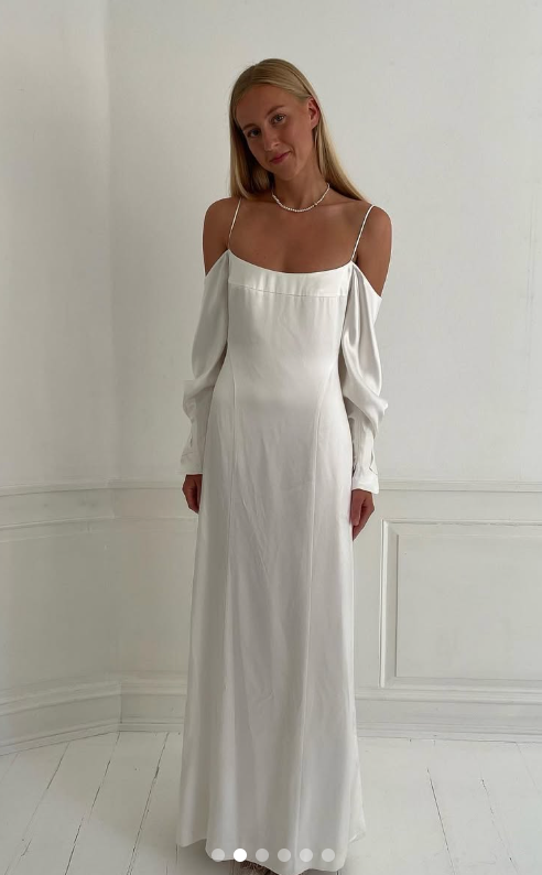 213. Galvan Ushuaia Bridal silke kjole med lange ærmer