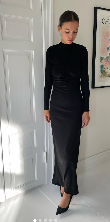 193. Rikke Hubert x Marry Me Millo - Sort Keyhole Dress